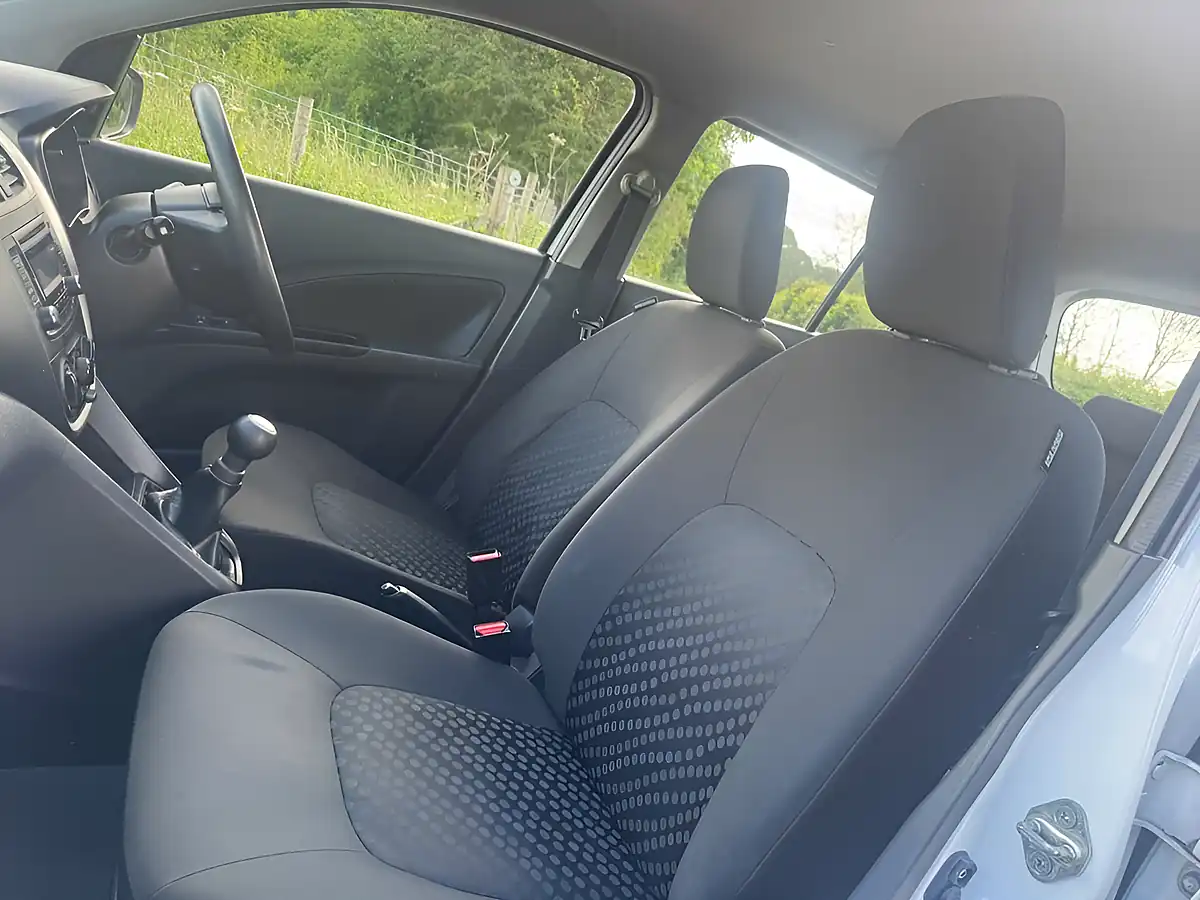 Used 2015 Suzuki Celerio SZ2 White - Interior and Exterior details 14