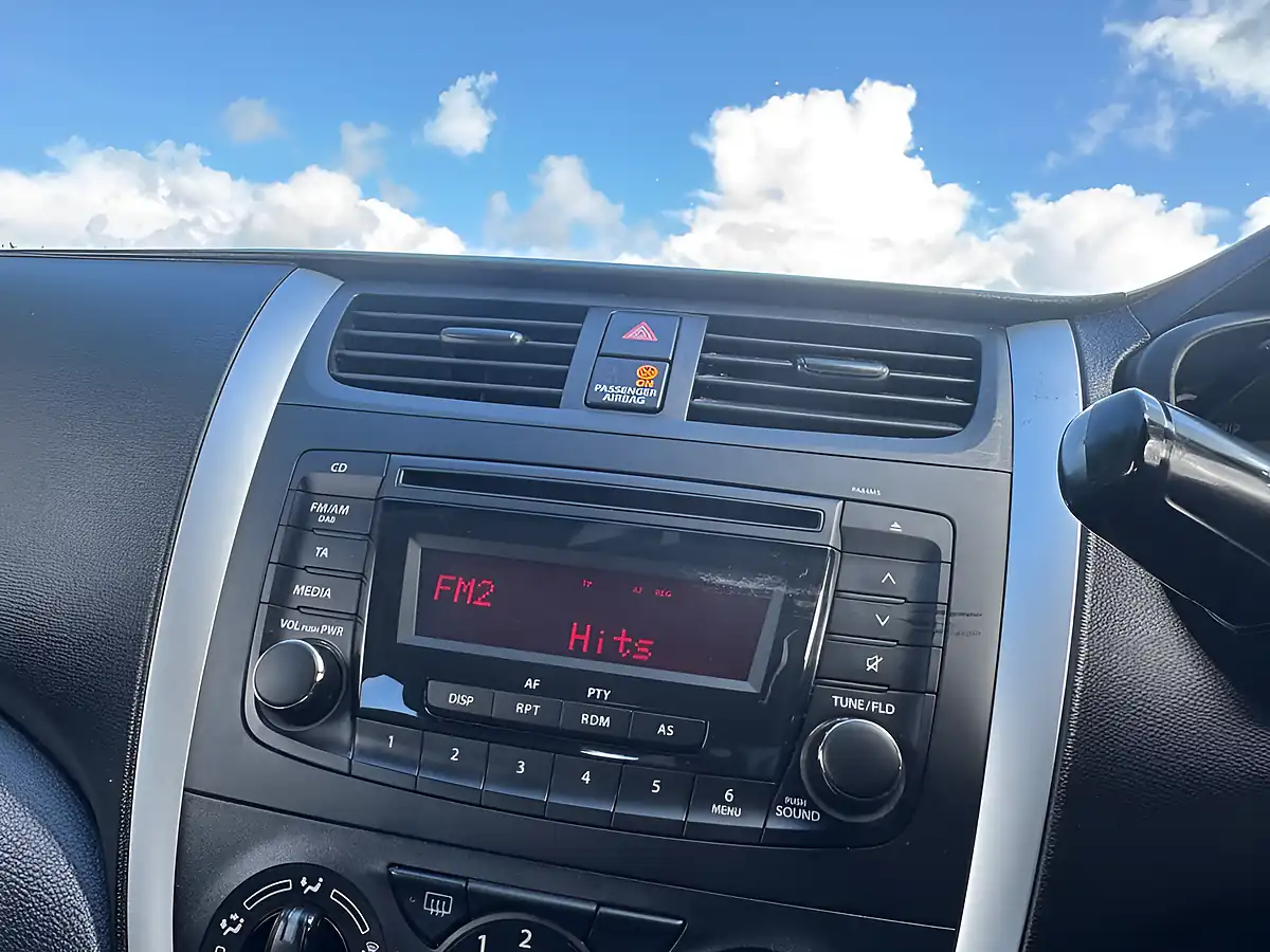 Used 2015 Suzuki Celerio SZ2 White - Interior and Exterior details 18