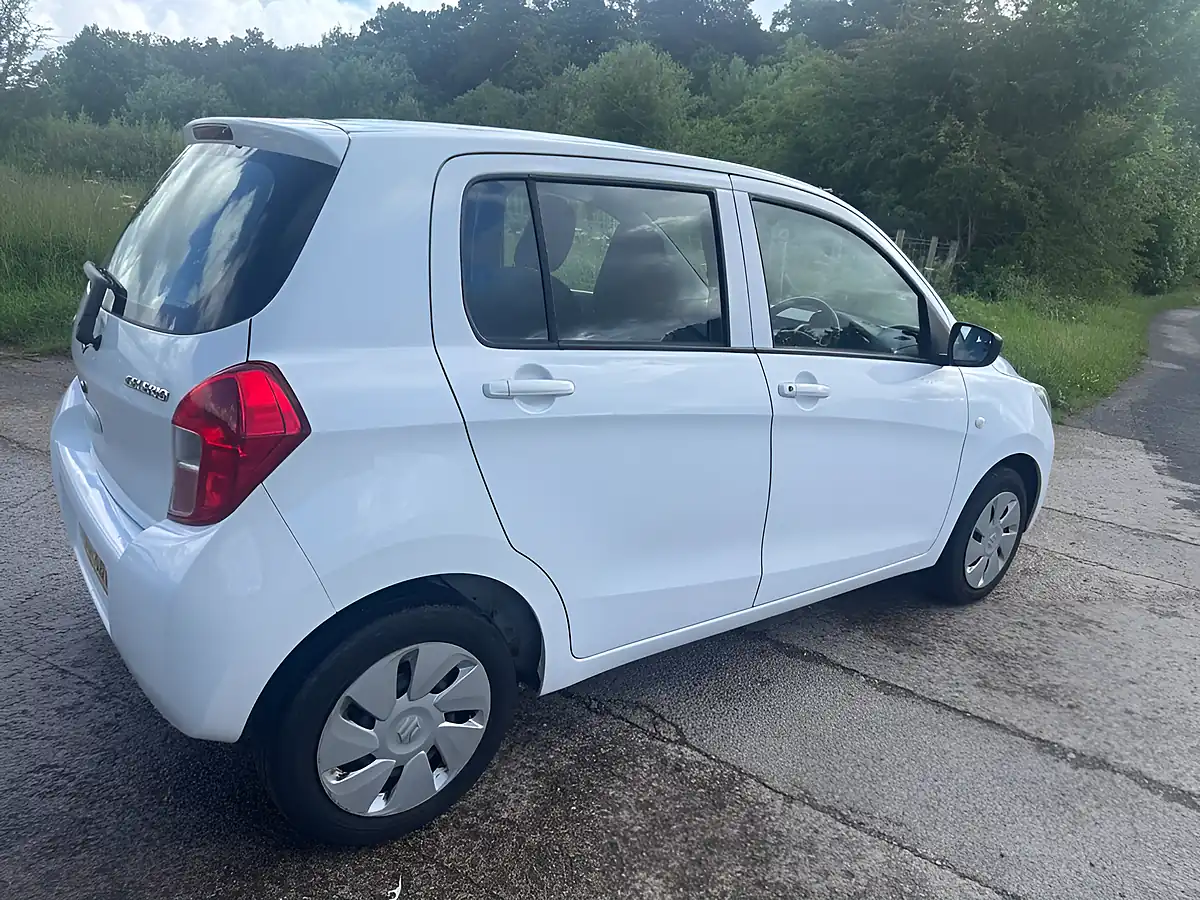 Used 2015 Suzuki Celerio SZ2 White - Interior and Exterior details 5