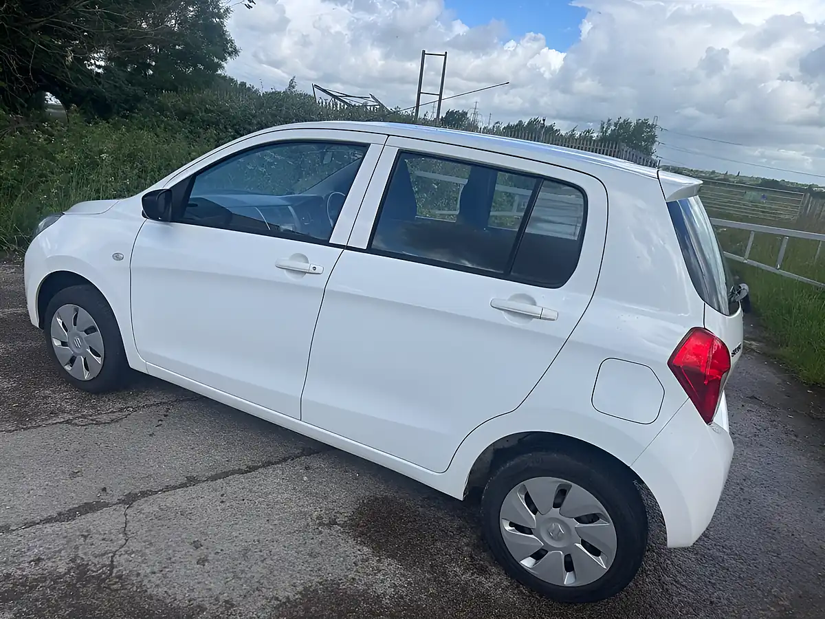 Used 2015 Suzuki Celerio SZ2 White - Interior and Exterior details 6