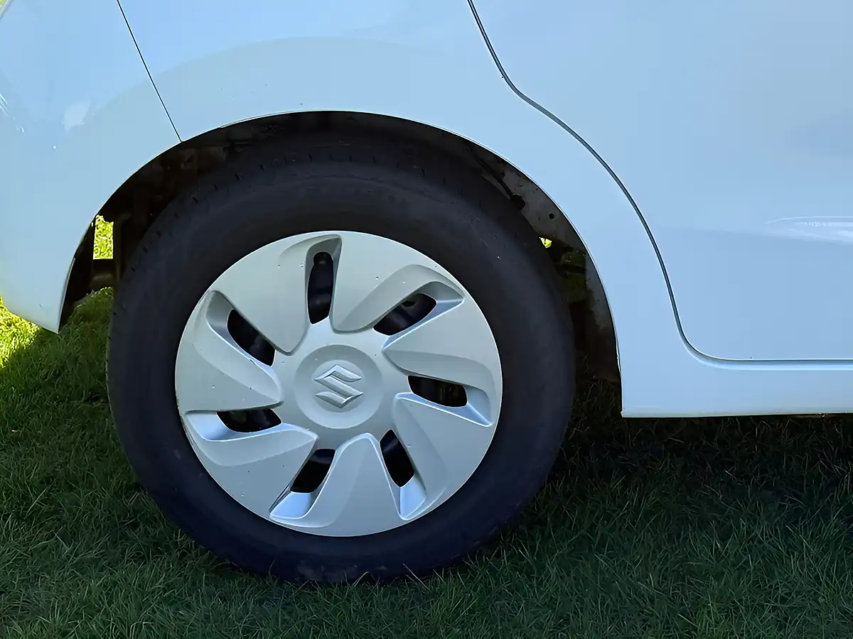 Used 2015 Suzuki Celerio SZ2 White - Interior and Exterior details 7