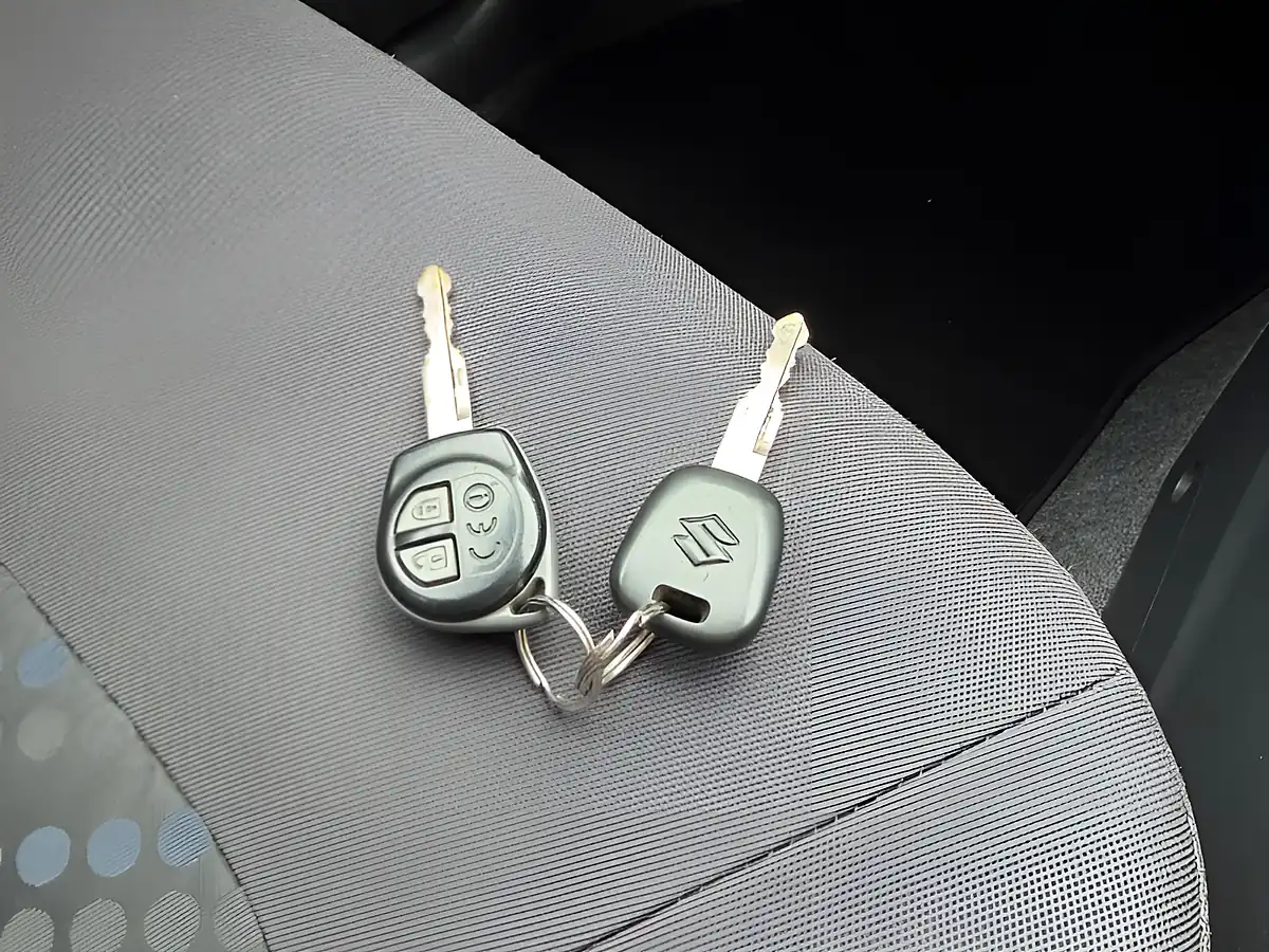 Used 2015 Suzuki Celerio SZ3 Red - Interior and Exterior details 17