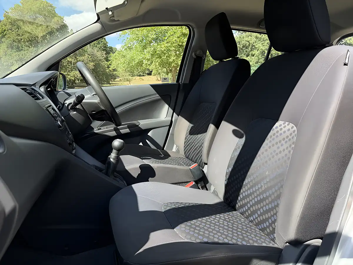 Used 2015 Suzuki Celerio SZ3 Silver - Interior and Exterior details 12