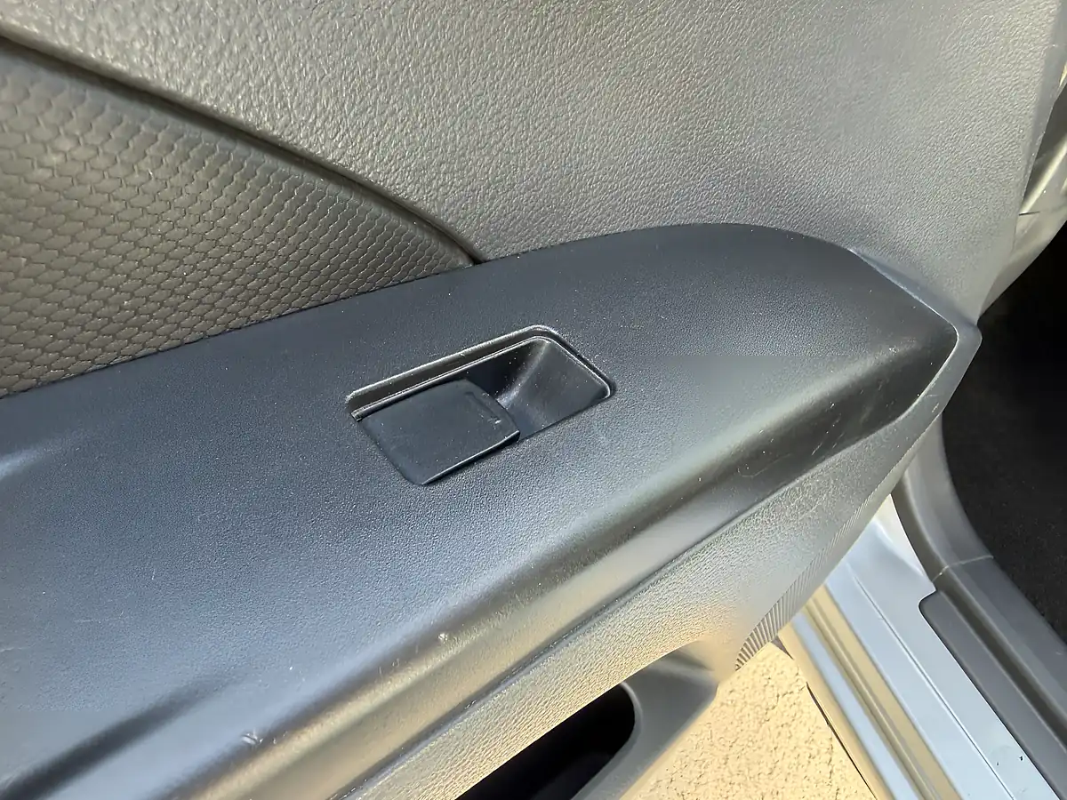 Used 2015 Suzuki Celerio SZ3 Silver - Interior and Exterior details 18