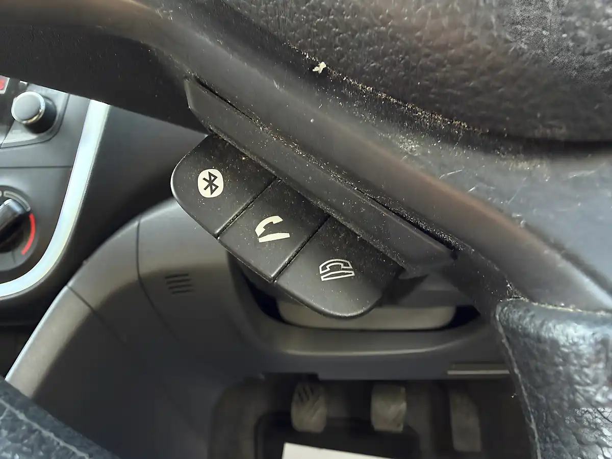 Used 2015 Suzuki Celerio SZ3 Silver - Interior and Exterior details 19