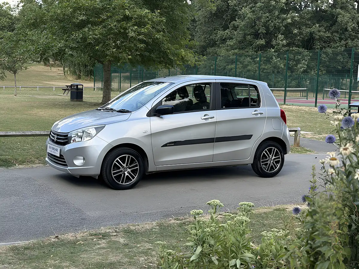 Used 2015 Suzuki Celerio SZ3 Silver - Interior and Exterior details 5