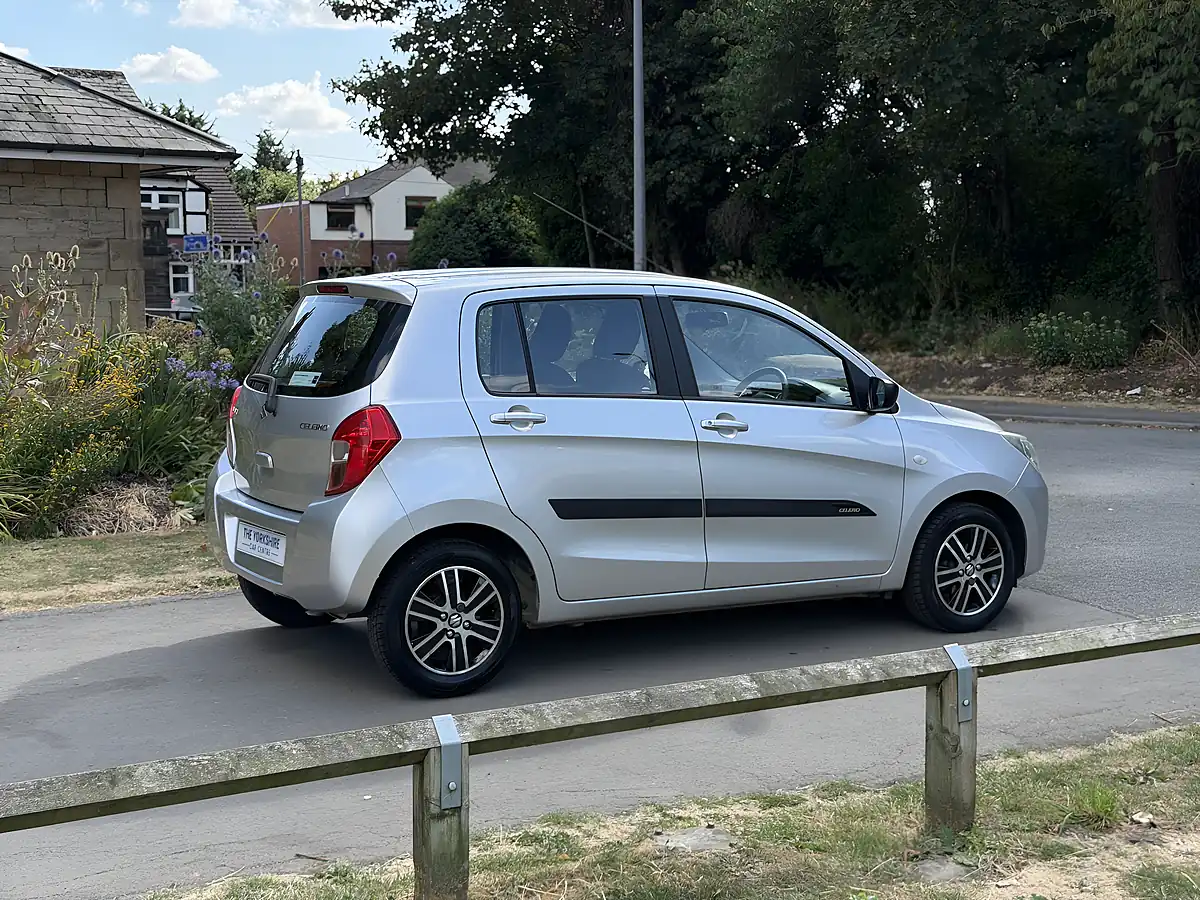 Used 2015 Suzuki Celerio SZ3 Silver - Interior and Exterior details 6
