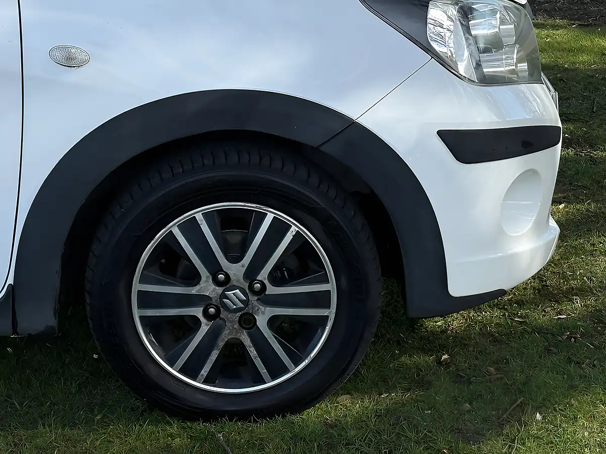 Used 2015 Suzuki Celerio SZ4 White - Interior and Exterior details 8