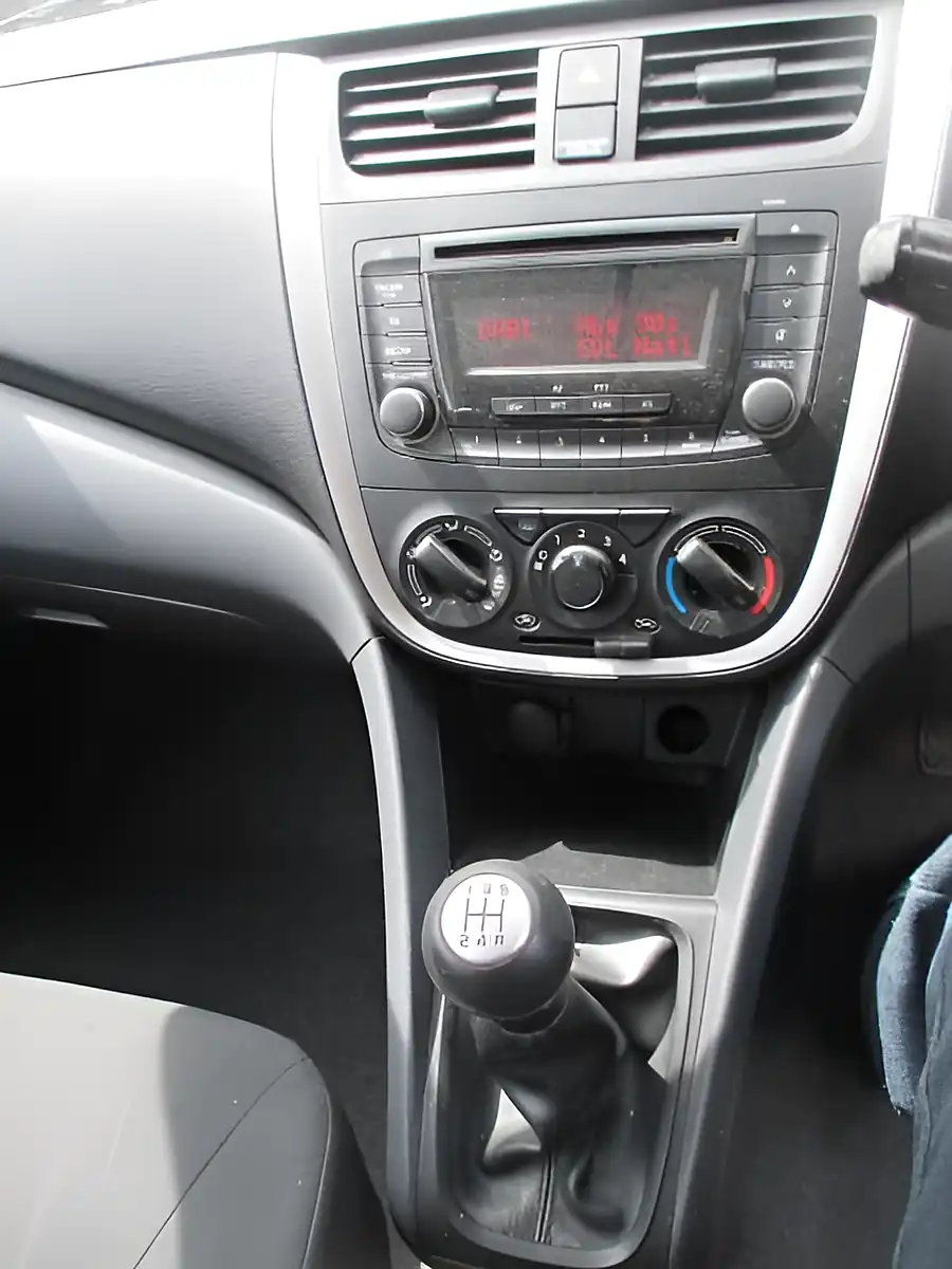 Used 2015 Suzuki Celerio Z2 White - Interior and Exterior details 9
