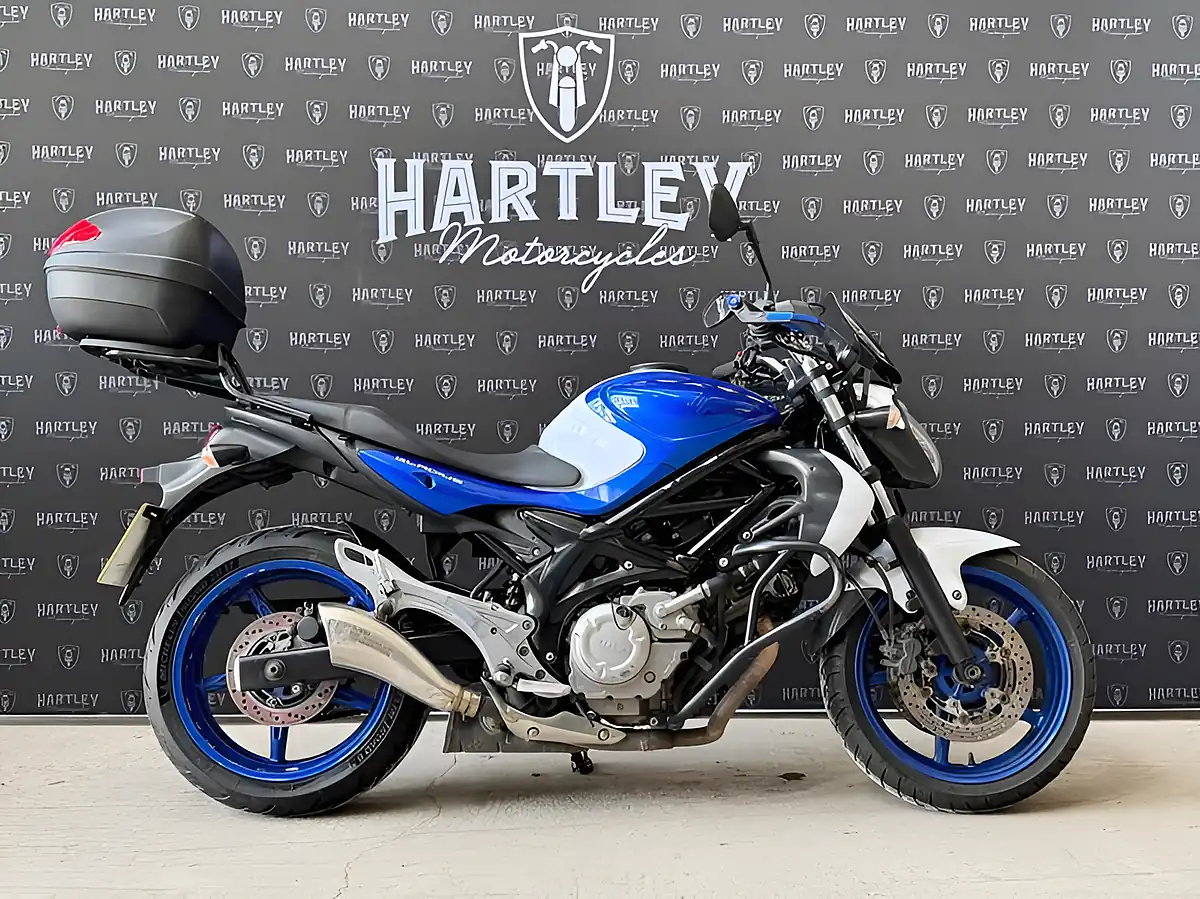 Used 2015 Suzuki Gladius - Front View