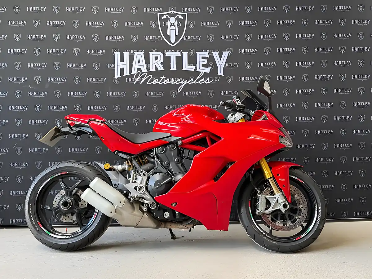 Used 2015 Suzuki Gladius - Interior and Exterior details 10