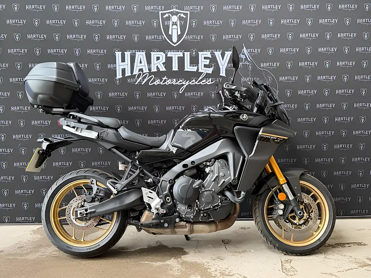 Used 2015 Suzuki Gladius - Interior and Exterior details 8