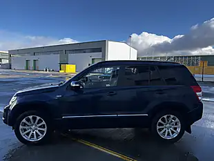 Used 2015 Suzuki Grand Vitara SZ5 Blue - Interior and Exterior details 9