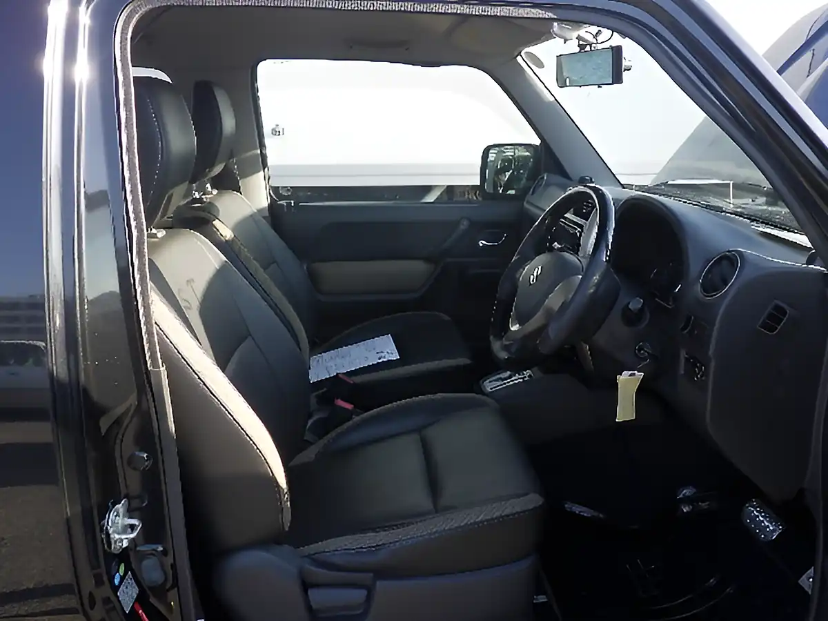 Used 2015 Suzuki Jimny 4X4 Black - Interior and Exterior details 15