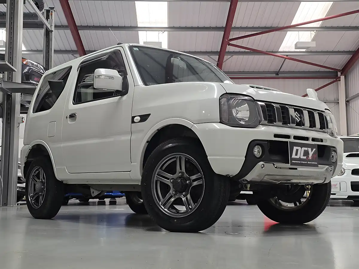 Used 2015 Suzuki Jimny Adventure 4X4 - Jdm White - Interior and Exterior details 12