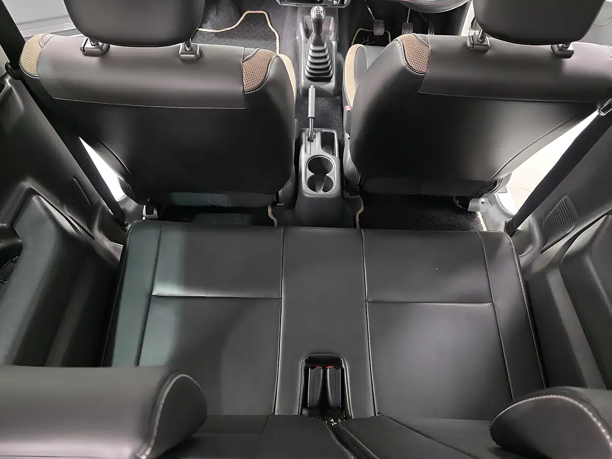 Used 2015 Suzuki Jimny Adventure 4X4 - Jdm White - Interior and Exterior details 9