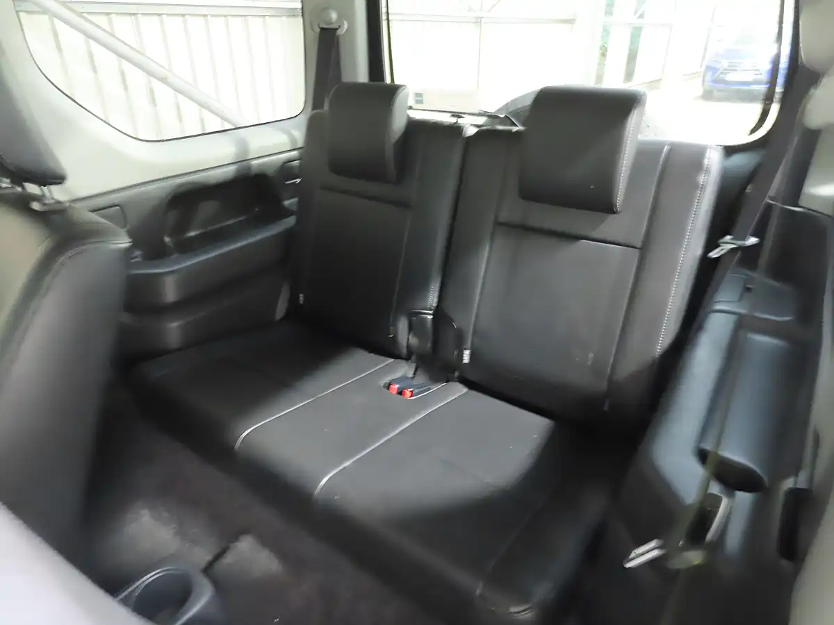 Used 2015 Suzuki Jimny SZ4 Black Over Grey - Interior and Exterior details 7