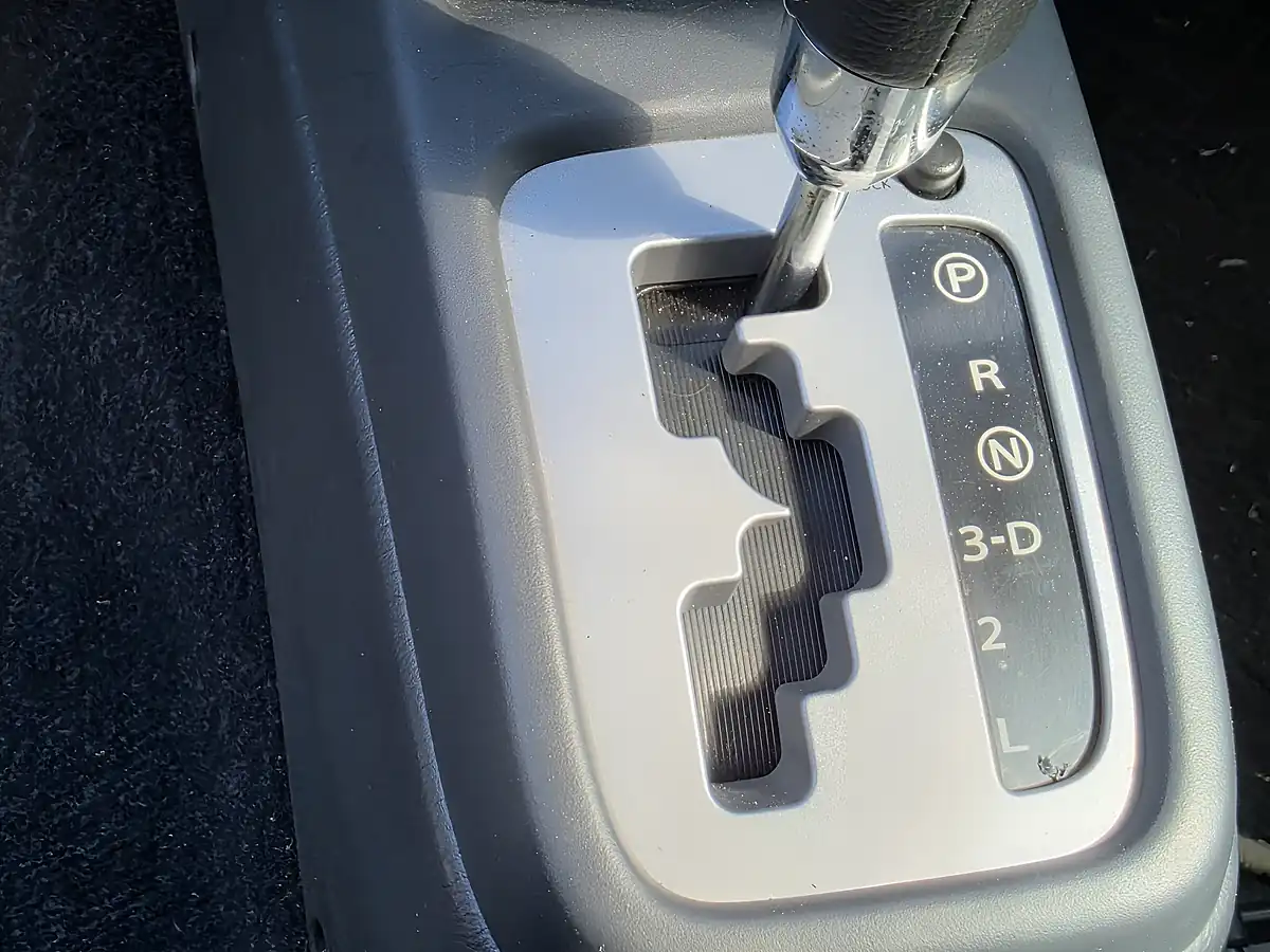 Used 2015 Suzuki Jimny White - Interior and Exterior details 10