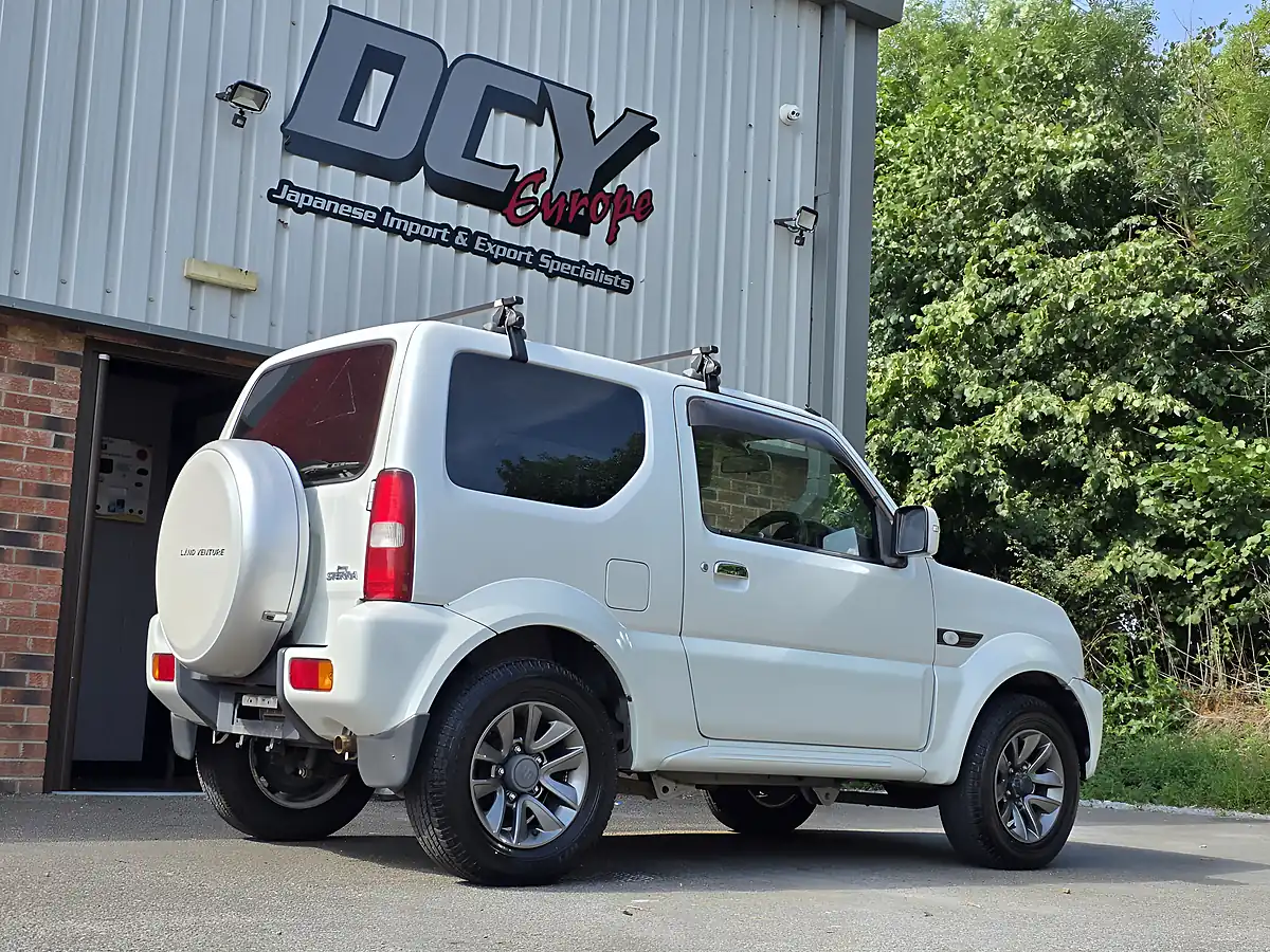 Used 2015 Suzuki Jimny White - Interior and Exterior details 13