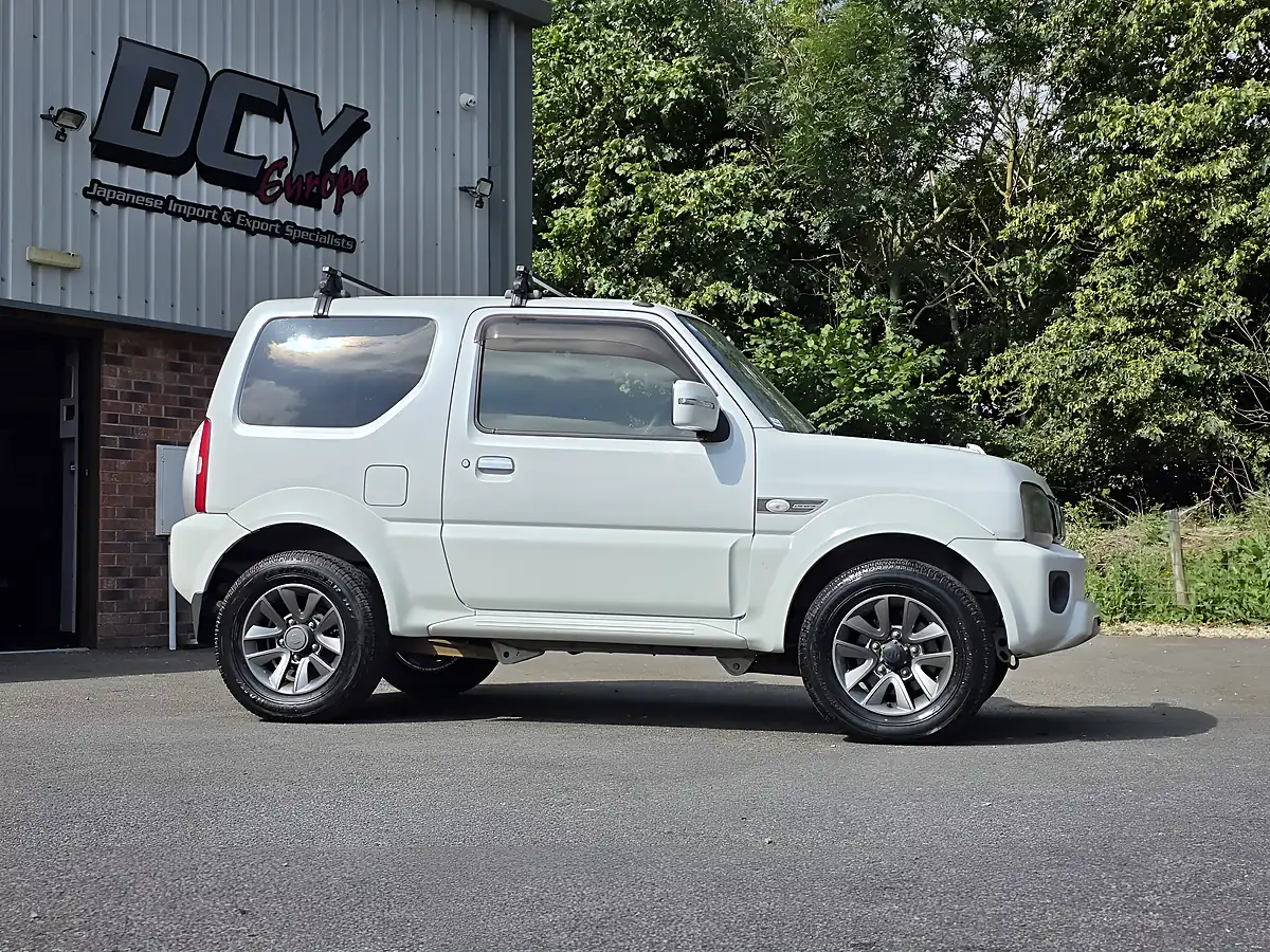 Used 2015 Suzuki Jimny White - Interior and Exterior details 19