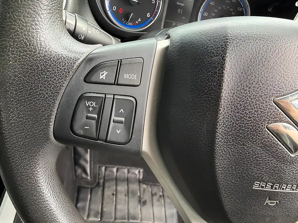 Used 2015 Suzuki S-Cross Sx4 SZ3 Grey - Interior and Exterior details 11