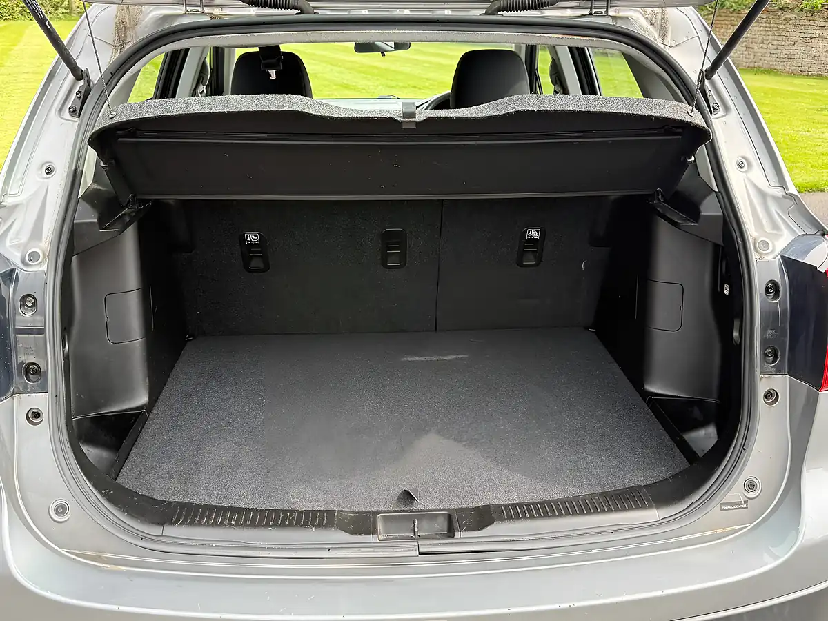 Used 2015 Suzuki S-Cross Sx4 SZ3 Grey - Interior and Exterior details 17