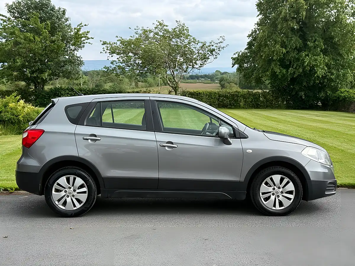 Used 2015 Suzuki S-Cross Sx4 SZ3 Grey - Interior and Exterior details 8