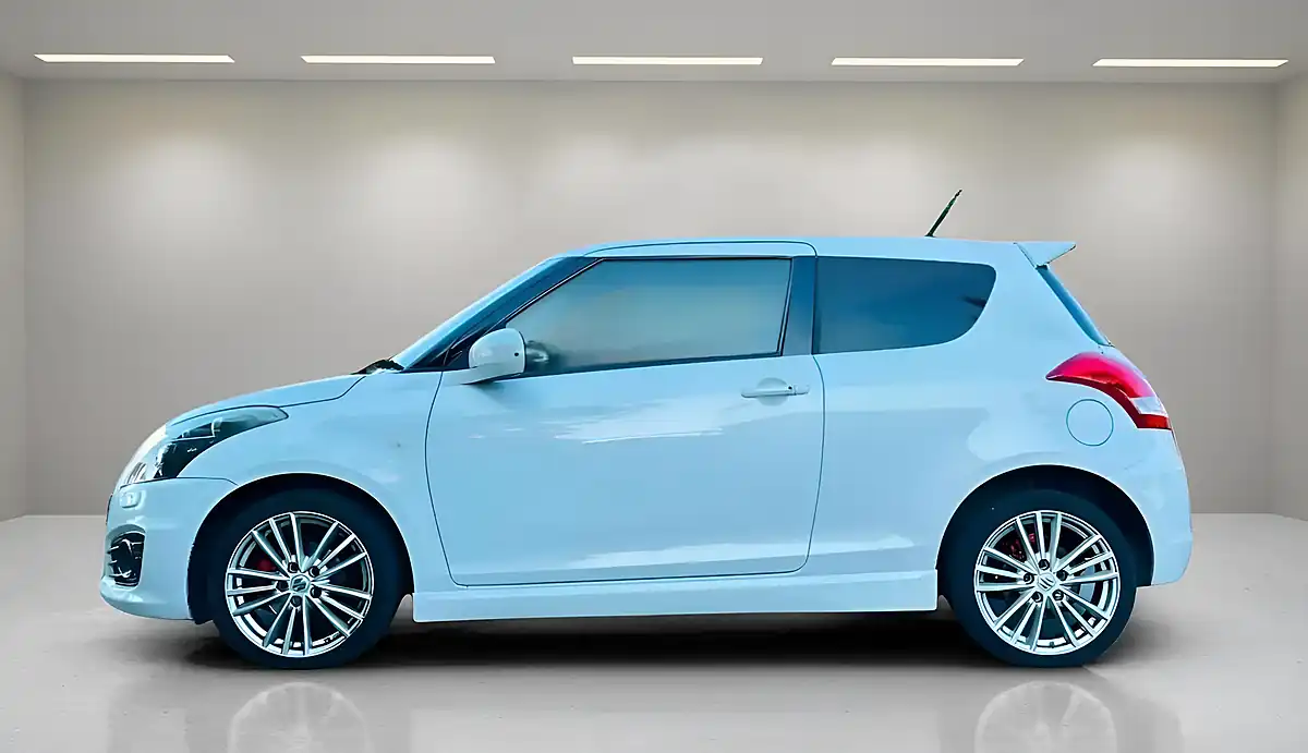 Used 2015 Suzuki Swift Sport White - Interior and Exterior details 4