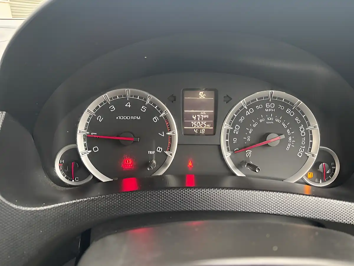 Used 2015 Suzuki Swift SZ2 Silver - Interior and Exterior details 10