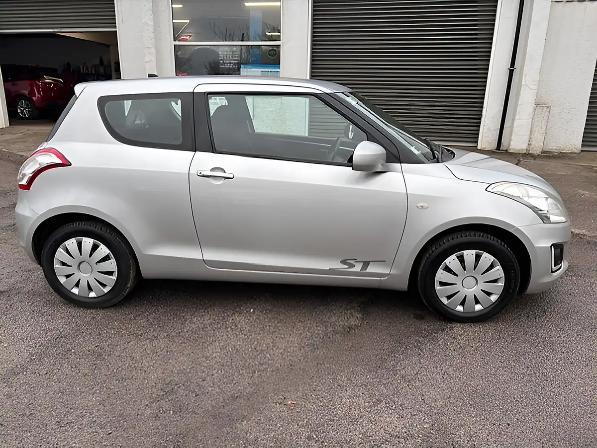 Used 2015 Suzuki Swift SZ2 Silver - Interior and Exterior details 2