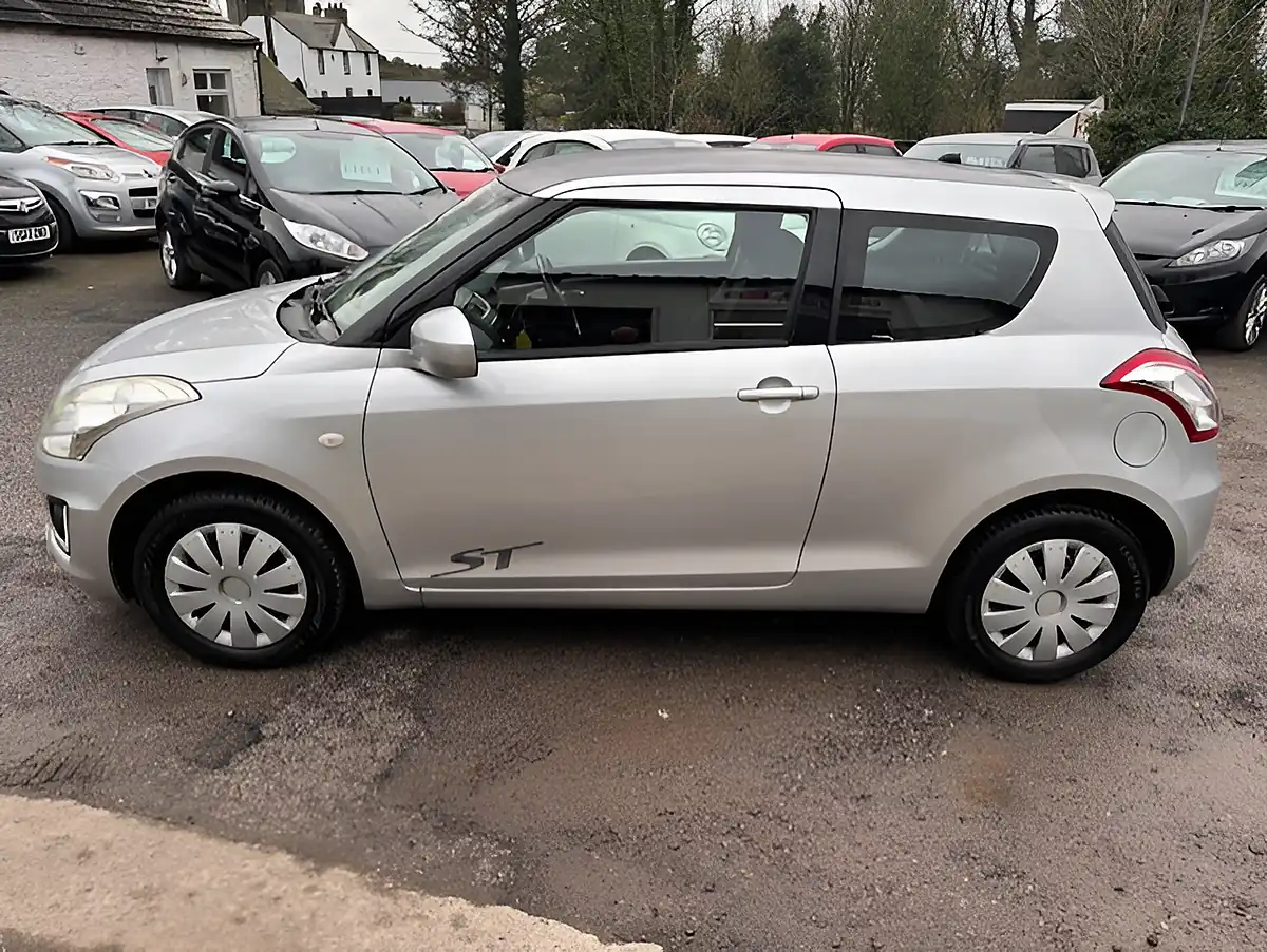 Used 2015 Suzuki Swift SZ2 Silver - Interior and Exterior details 6
