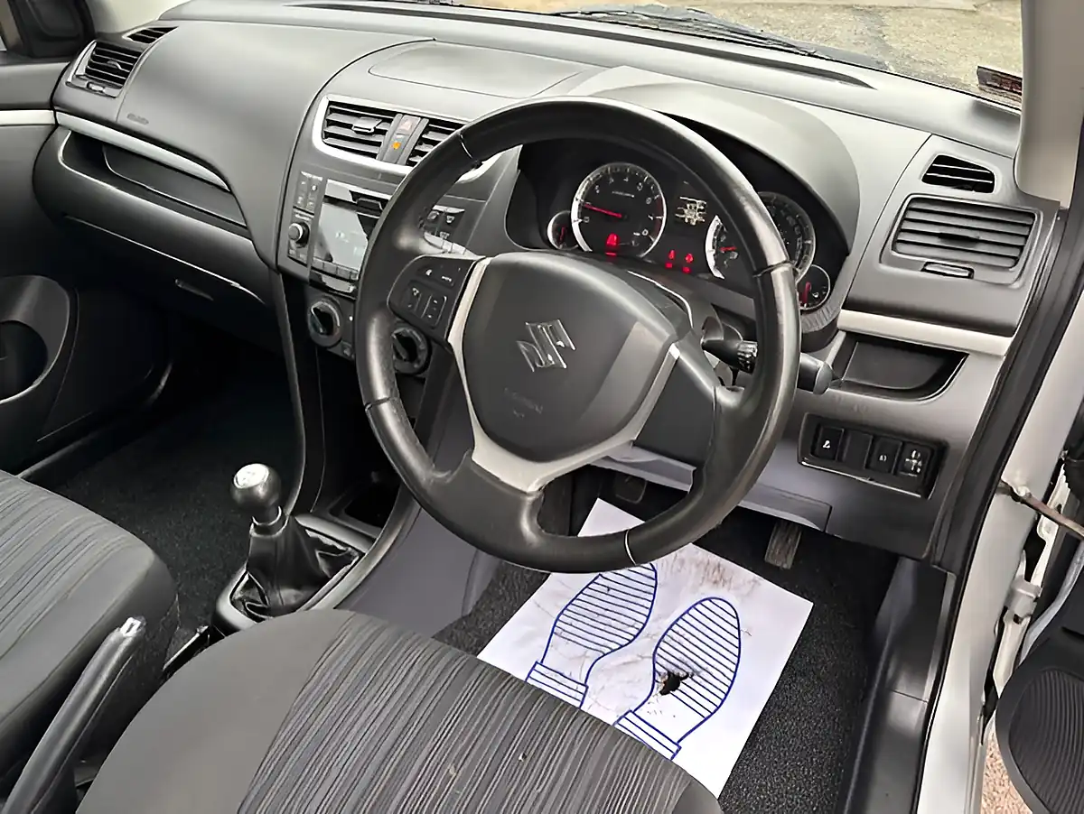 Used 2015 Suzuki Swift SZ2 Silver - Interior and Exterior details 9