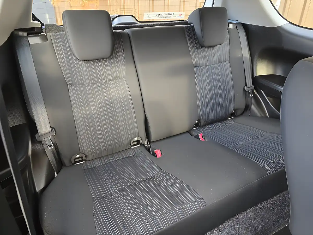 Used 2015 Suzuki Swift SZ2 White - Interior and Exterior details 14