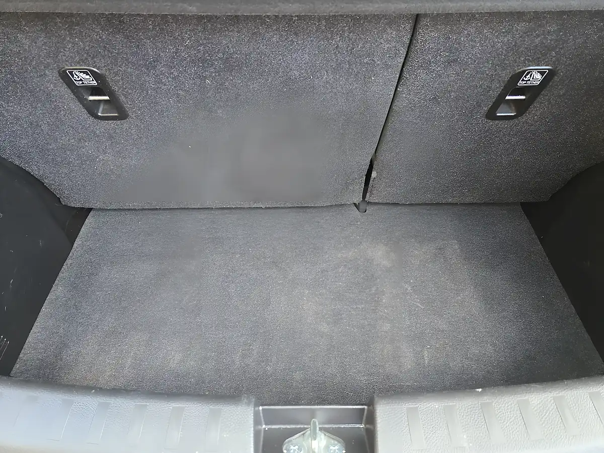 Used 2015 Suzuki Swift SZ2 White - Interior and Exterior details 15