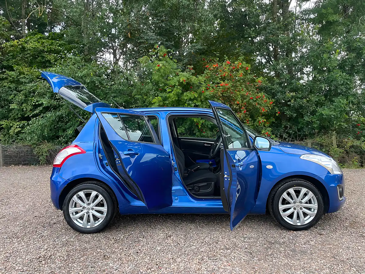 Used 2015 Suzuki Swift SZ3 Blue - Interior and Exterior details 9