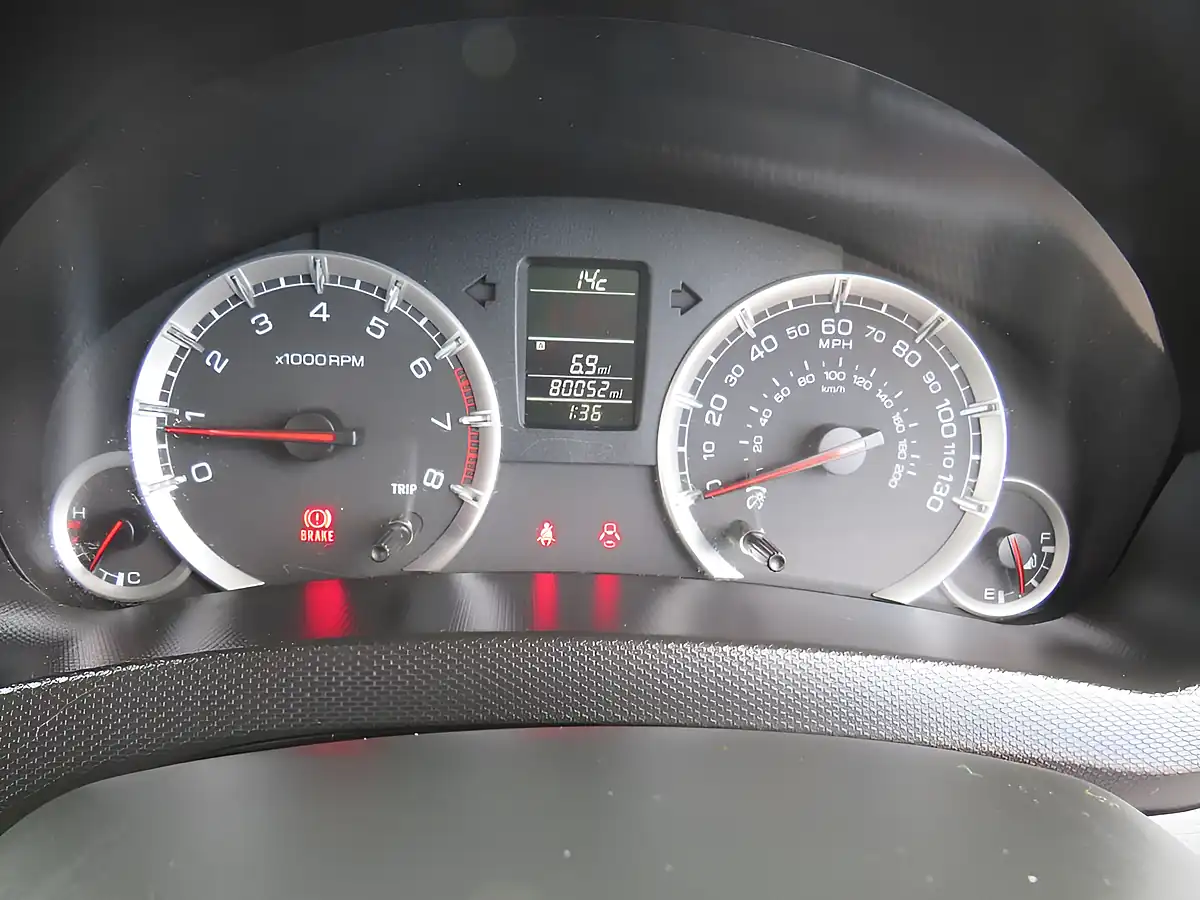 Used 2015 Suzuki Swift SZ3 Red - Interior and Exterior details 11