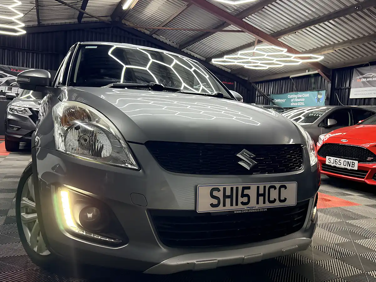 Used 2015 Suzuki Swift SZ4 Grey - Front View