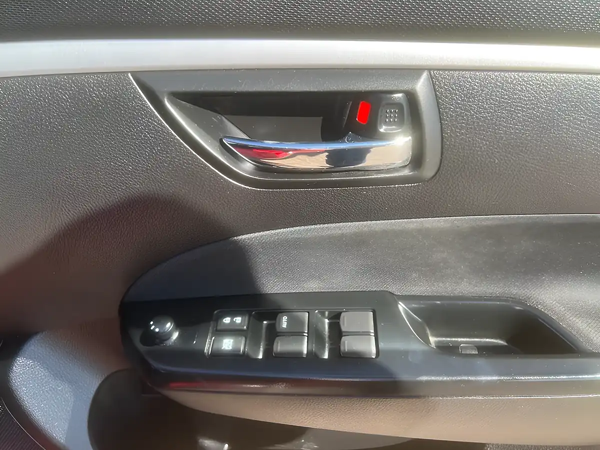 Used 2015 Suzuki Swift Sz4 Red - Interior and Exterior details 14