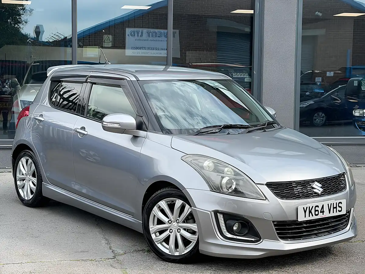 Used 2015 Suzuki Swift SZ4 Silver - Front View