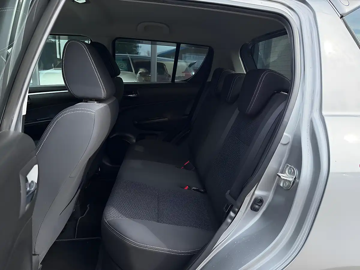 Used 2015 Suzuki Swift SZ4 Silver - Interior and Exterior details 17