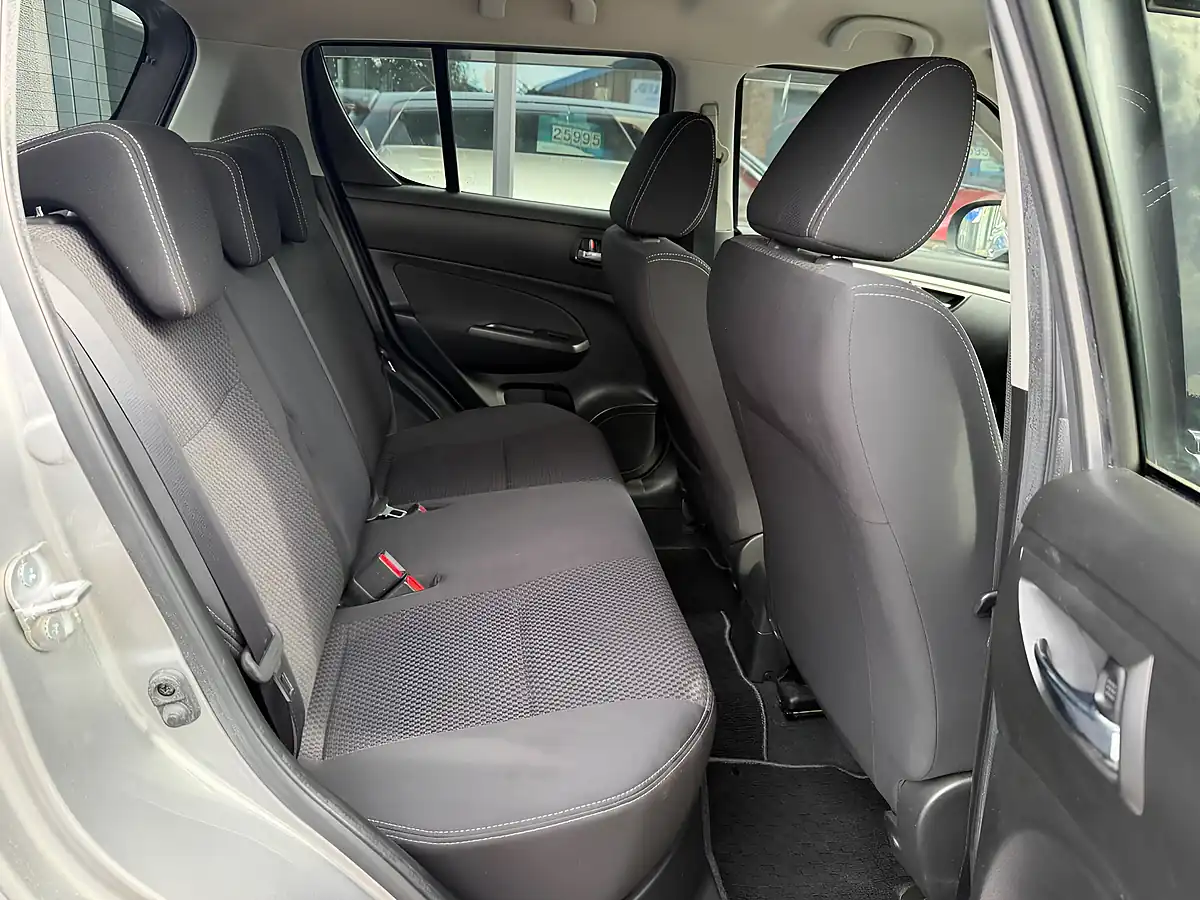 Used 2015 Suzuki Swift SZ4 Silver - Interior and Exterior details 18
