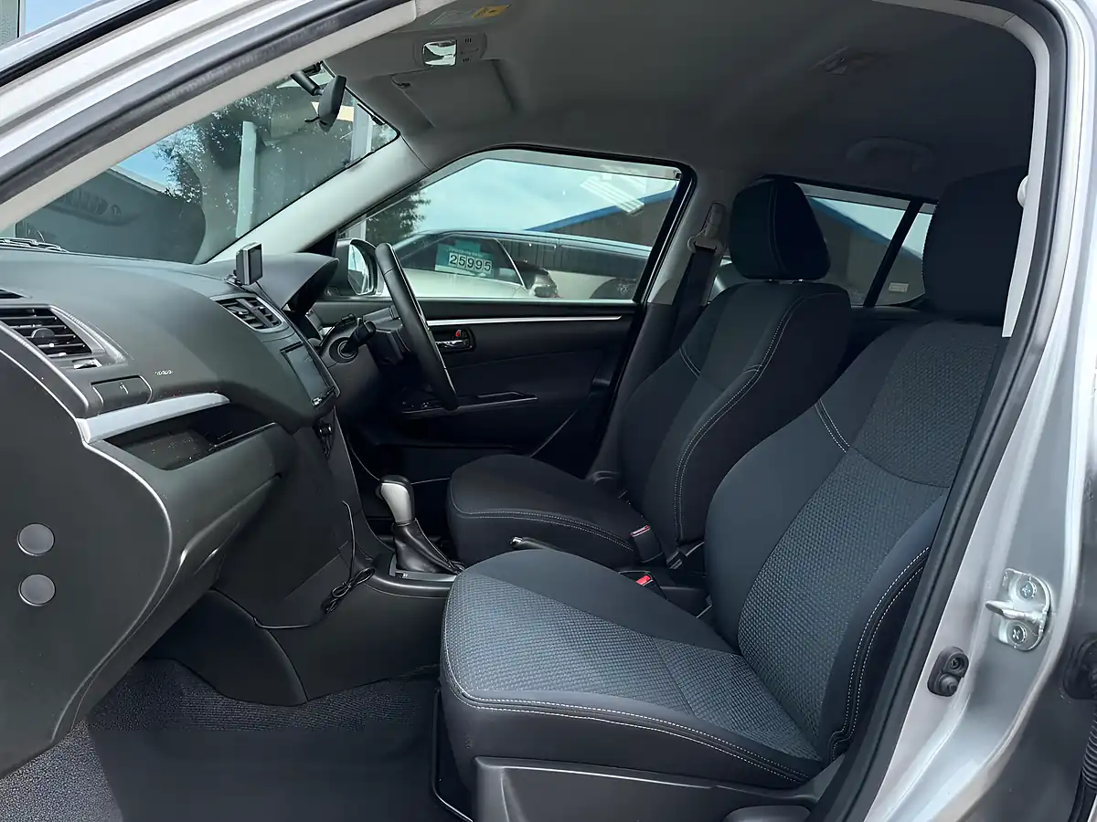 Used 2015 Suzuki Swift SZ4 Silver - Interior and Exterior details 3