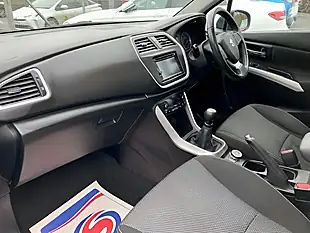 Used 2015 Suzuki SX4 S-Cross Sz-T Blue - Interior and Exterior details 10