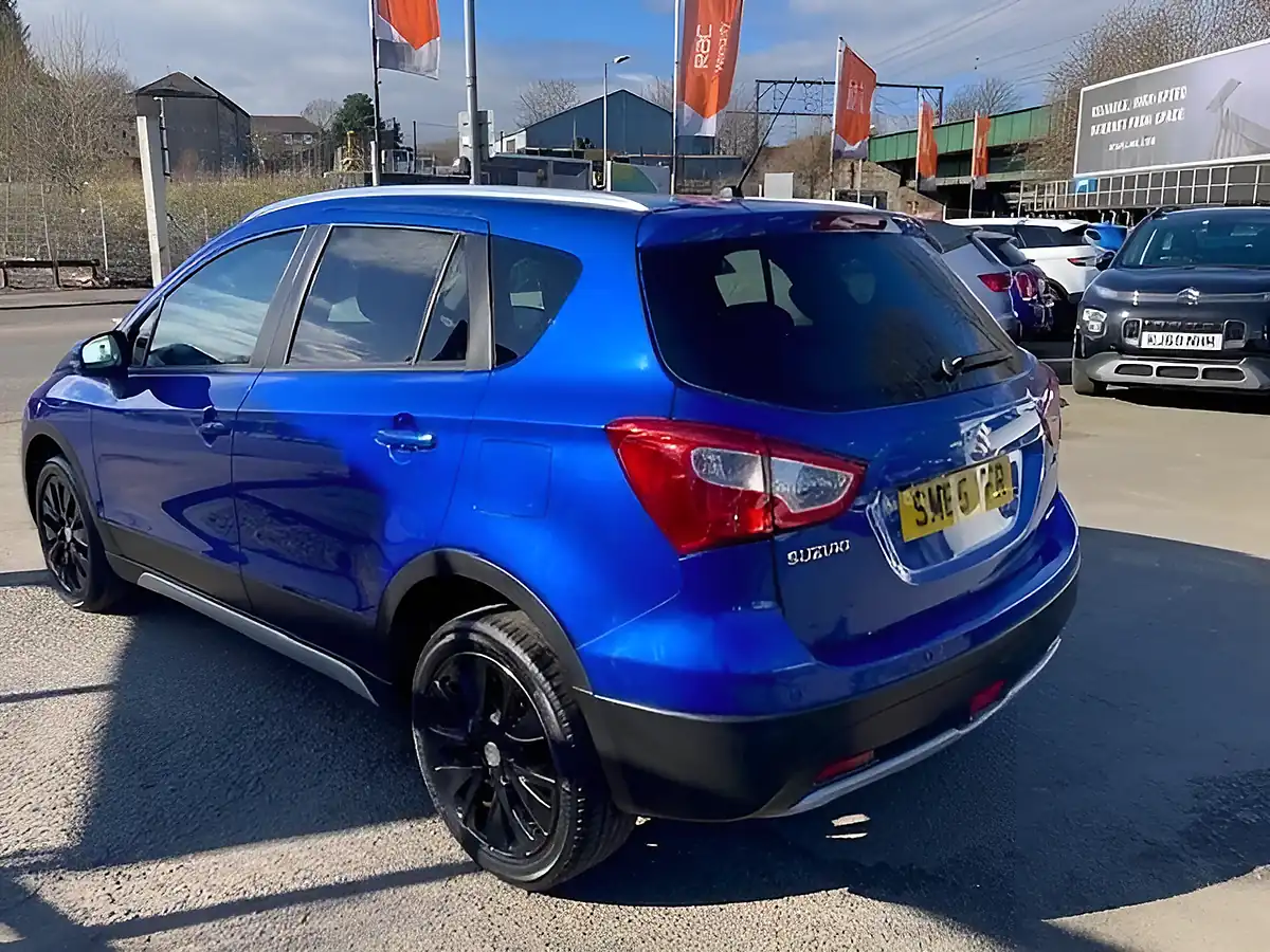 Used 2015 Suzuki SX4 S-Cross Sz-T Blue - Interior and Exterior details 4