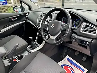 Used 2015 Suzuki SX4 S-Cross Sz-T Blue - Interior and Exterior details 9