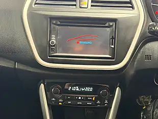 Used 2015 Suzuki SX4 S-Cross Sz-T Green - Interior and Exterior details 13