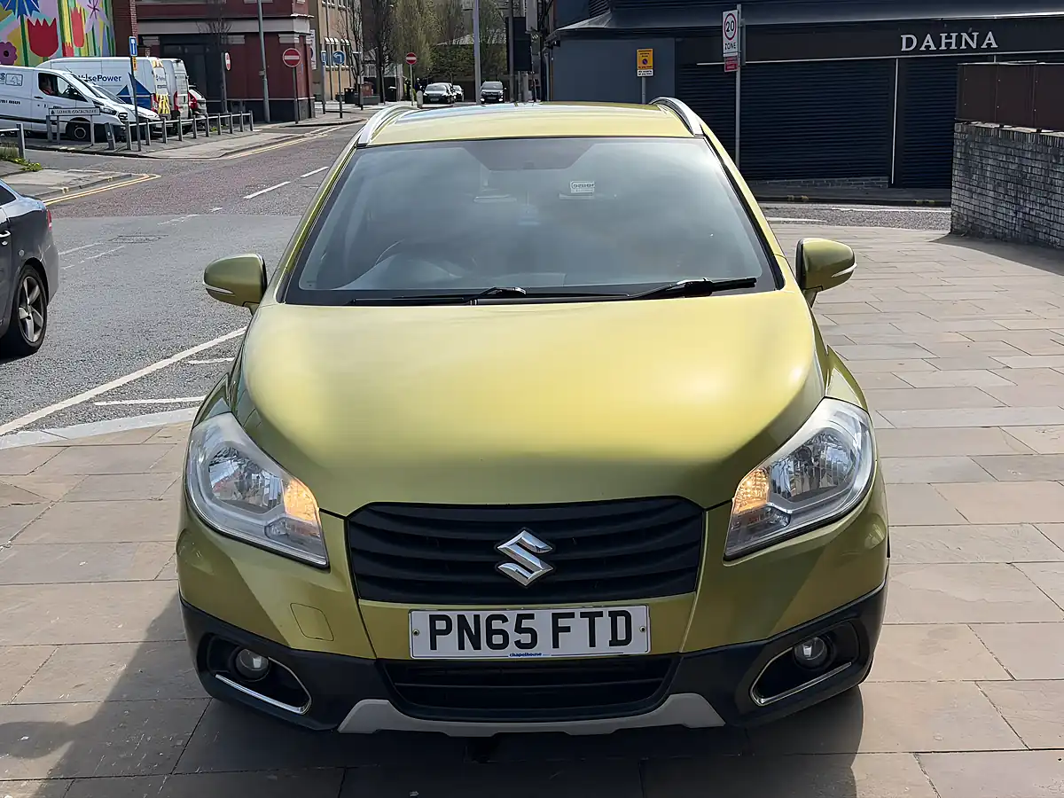 Used 2015 Suzuki SX4 S-Cross Sz-T Green - Interior and Exterior details 2
