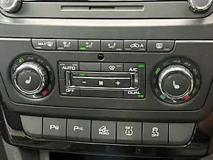 Used 2015 Suzuki SX4 S-Cross Sz-T Green - Interior and Exterior details 7