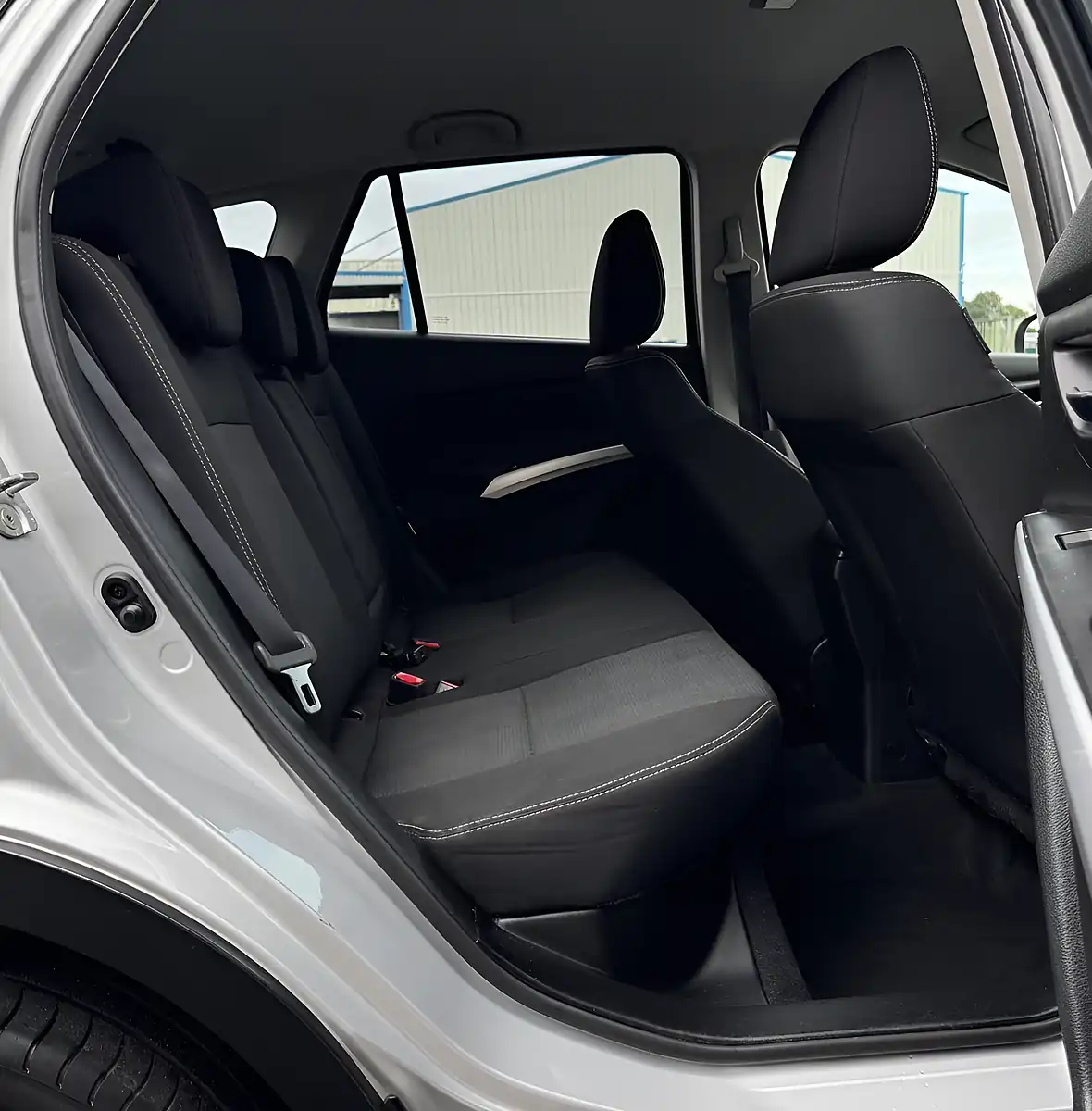 Used 2015 Suzuki SX4 S-Cross Sz-T Silver - Interior and Exterior details 12