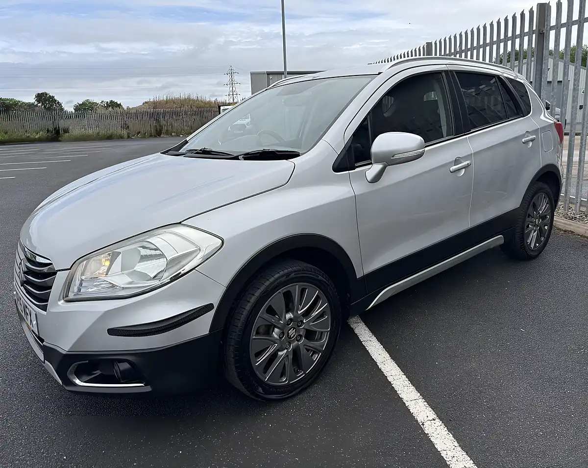 Used 2015 Suzuki SX4 S-Cross Sz-T Silver - Interior and Exterior details 2